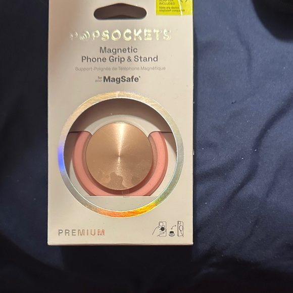 PopSocket Magnetic Phone Grip & Stand - Rose Gold and Pink - Picture 1 of 1